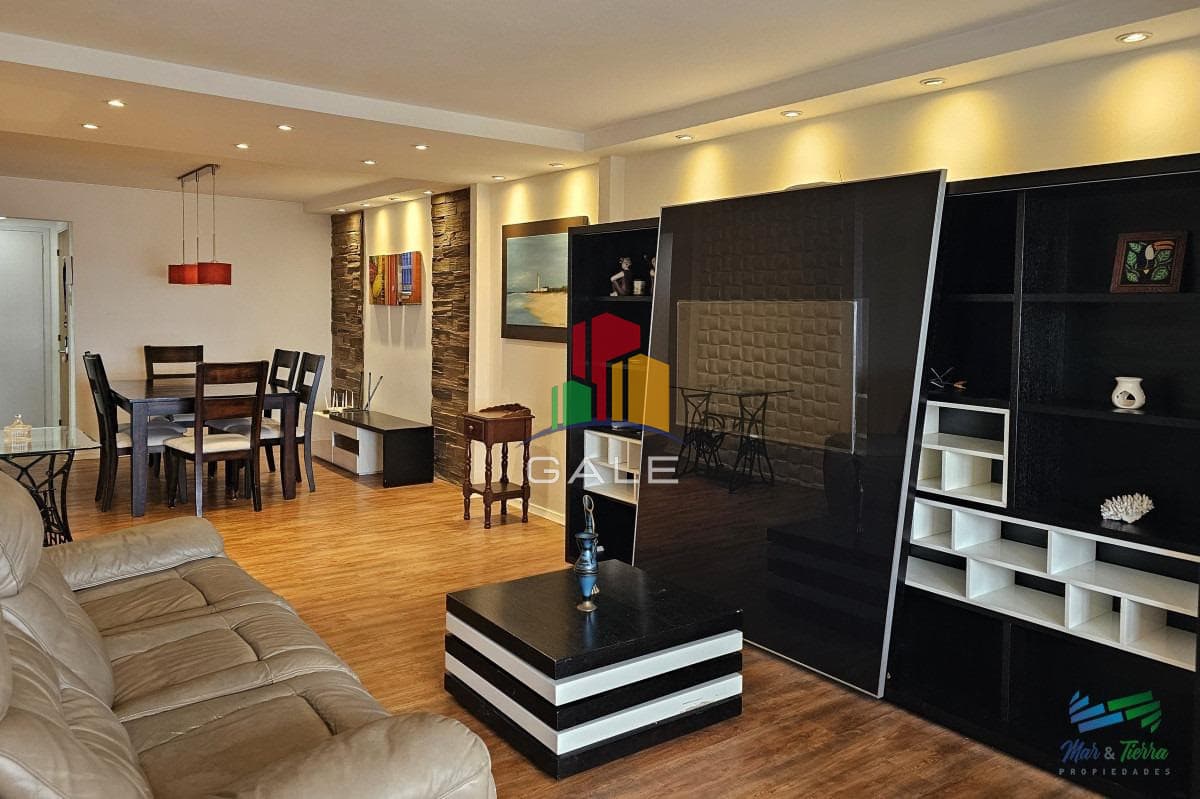 Gale Propiedades & Escribanía Apartamento ID.4874 - Edificio de 3 dormitorios en Punta del Este primera línea Mansa