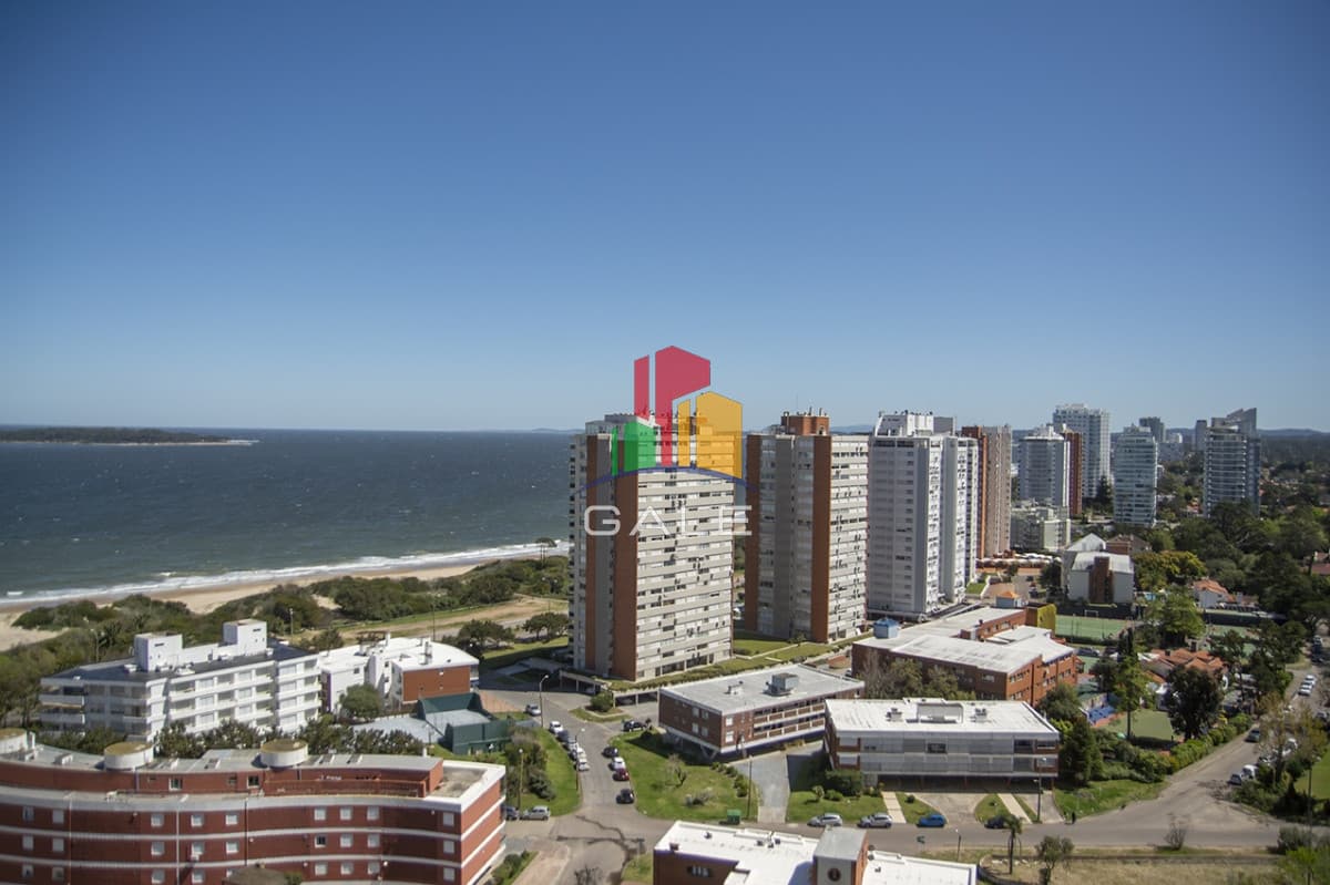 Gale Propiedades & Escribanía Apartamento ID.4073 - MIAMI BOULEVARD, PUNTA DEL ESTE, PLAYA MANSA, DOS DORMITORIOS , PRIMERAS PARADAS