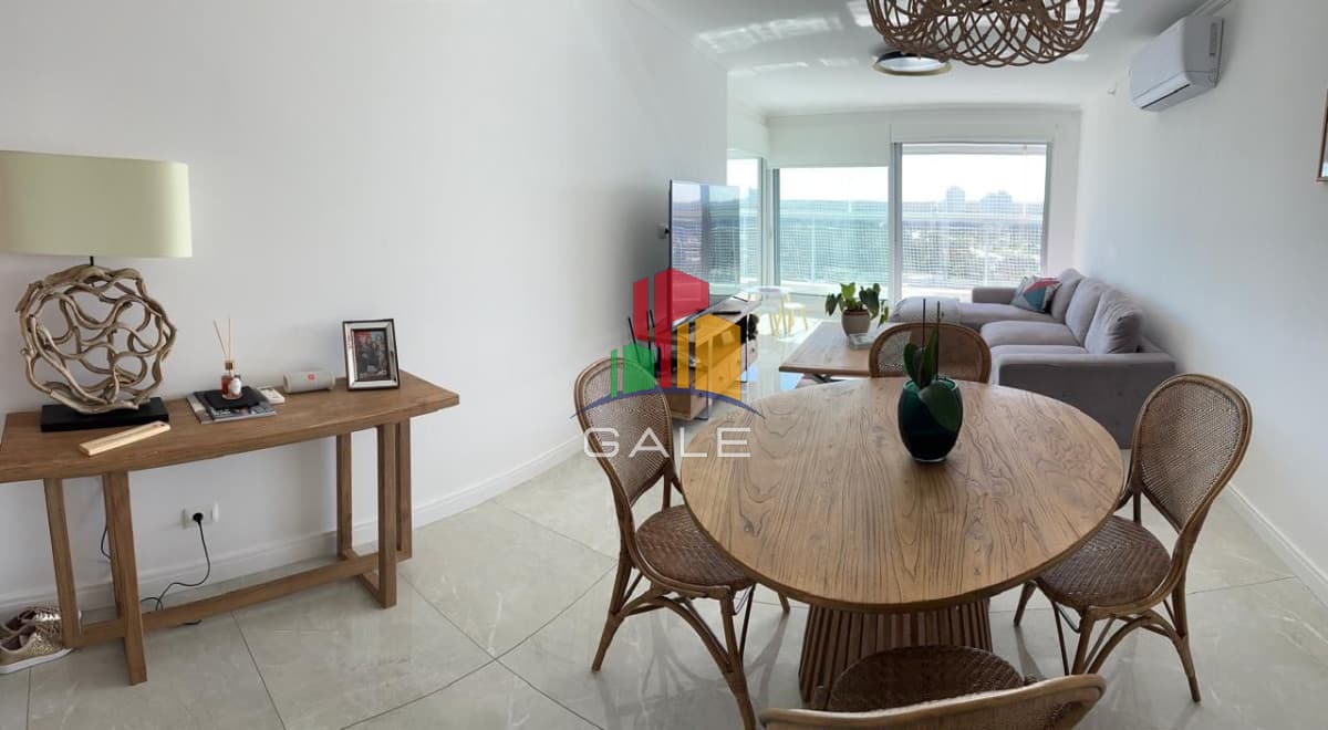 Gale Propiedades & Escribanía Apartamento ID.4074 - EDIFICIO MIAMI BOULEVARD II, UNIDAD LATERAL EN VENTA, 2 DORMITORIOS, PLAYA MANSA, PARRILLERO EN BALCÒN