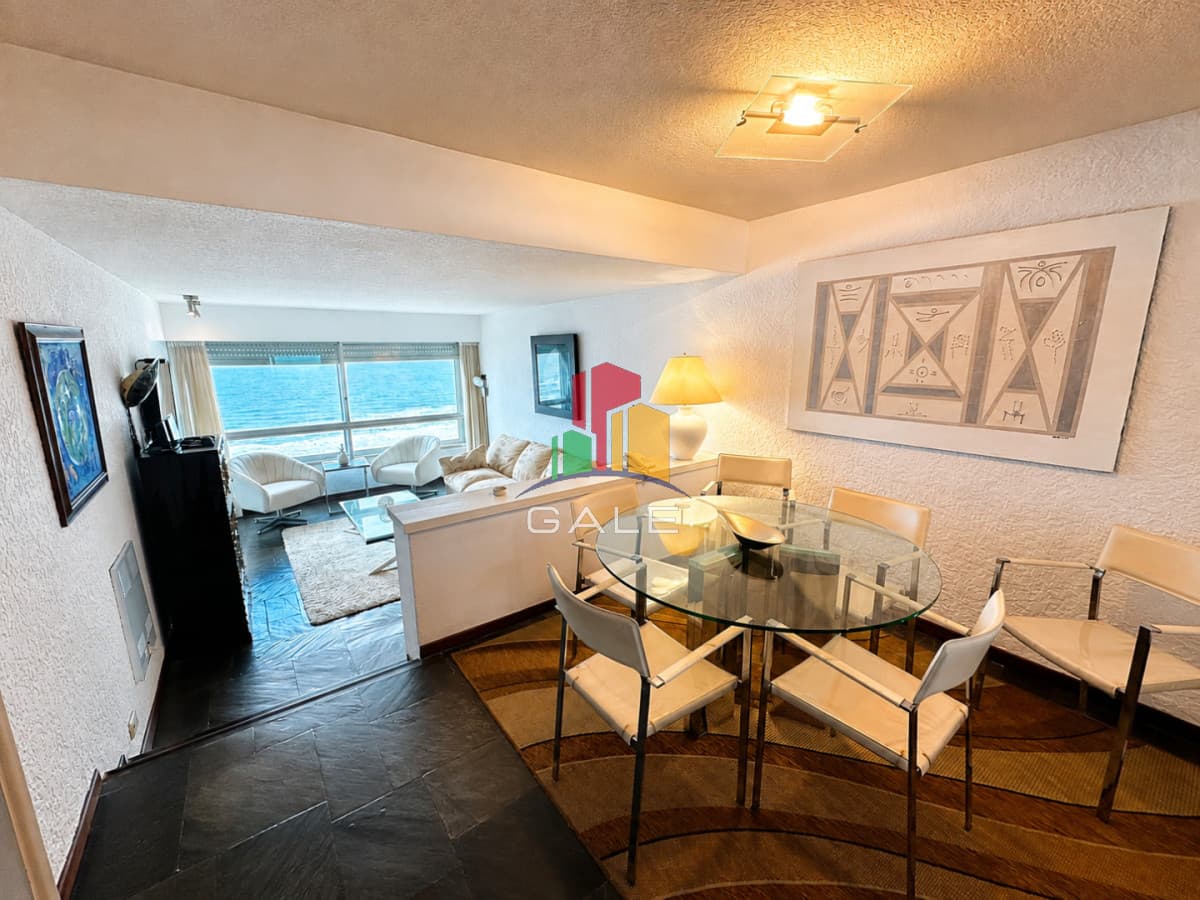 Gale Propiedades & Escribanía Apartamento ID.5172 - Vende encantador apartamento 1 dormitorio en playa brava frente al mar