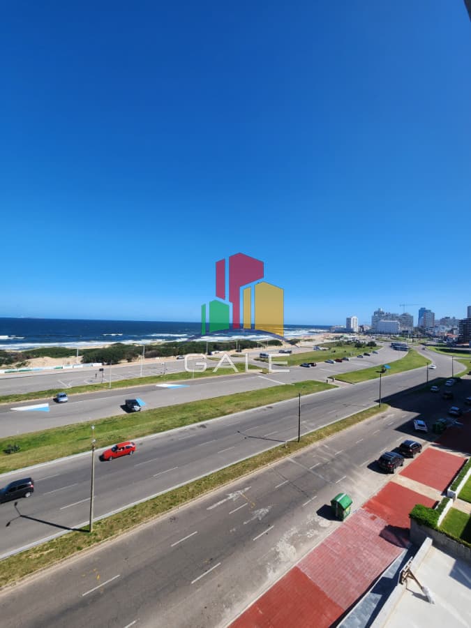 Gale Propiedades & Escribanía Apartamento ID.4173 - Vende apartamento de 1 dormitorio en Punta del Este, con vista al mar