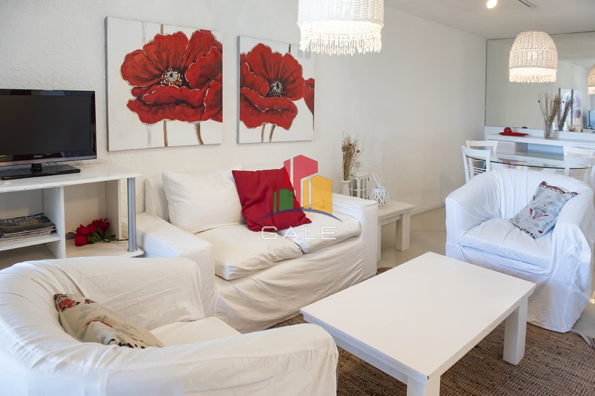 Gale Propiedades & Escribanía Apartamento ID.1579 - Cómodo y agradable apartamento en edificio Panorama VI, muy cerca de la playa Brava al final de la Av. Chiverta.