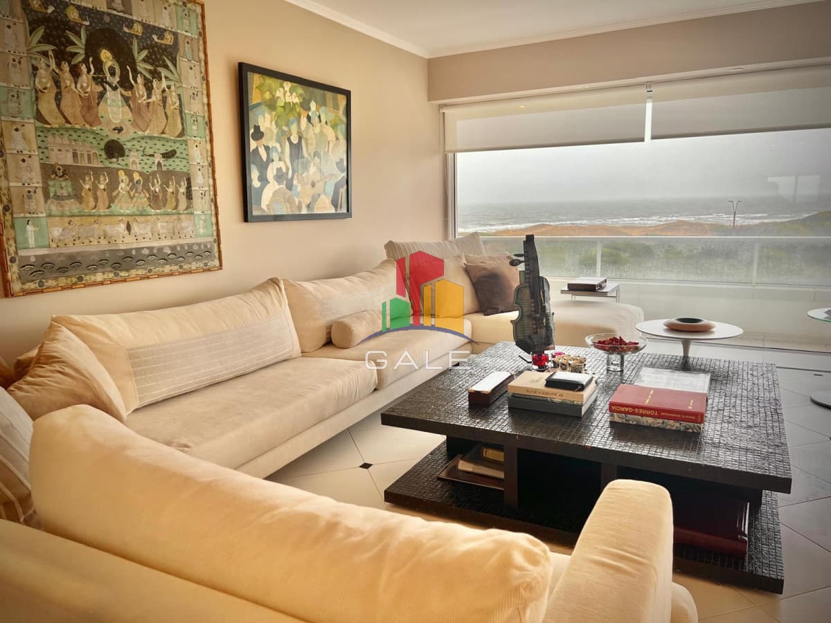 Gale Propiedades & Escribanía Apartamento ID.5371 - Espectacular Departamento en venta frente al mar, penthouse de 4 dormitorios. Punta del Este