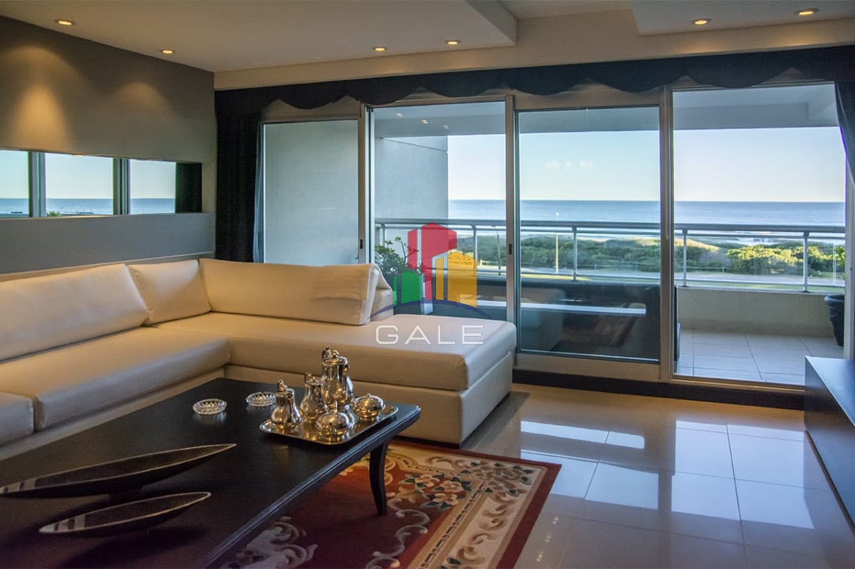Gale Propiedades & Escribanía Apartamento ID.1922 - Departamento en venta frente al mar. Torre Lobos, Playa Brava, 3 dormitorios.