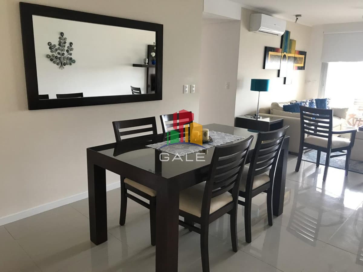 Gale Propiedades & Escribanía Apartamento ID.4990 - Vende apartamento de 2 dormitorios en Punta del Este, con hermosa vista.