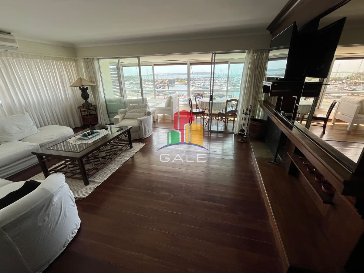 Gale Propiedades & Escribanía Apartamento ID.4461 - Departamento con vista unica frente al puerto,  4 dormitorios