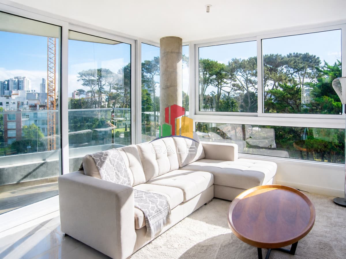 Gale Propiedades & Escribanía Apartamento ID.5164 - En venta apartamento de 3 dormitorios, en Brava Punta del Este.