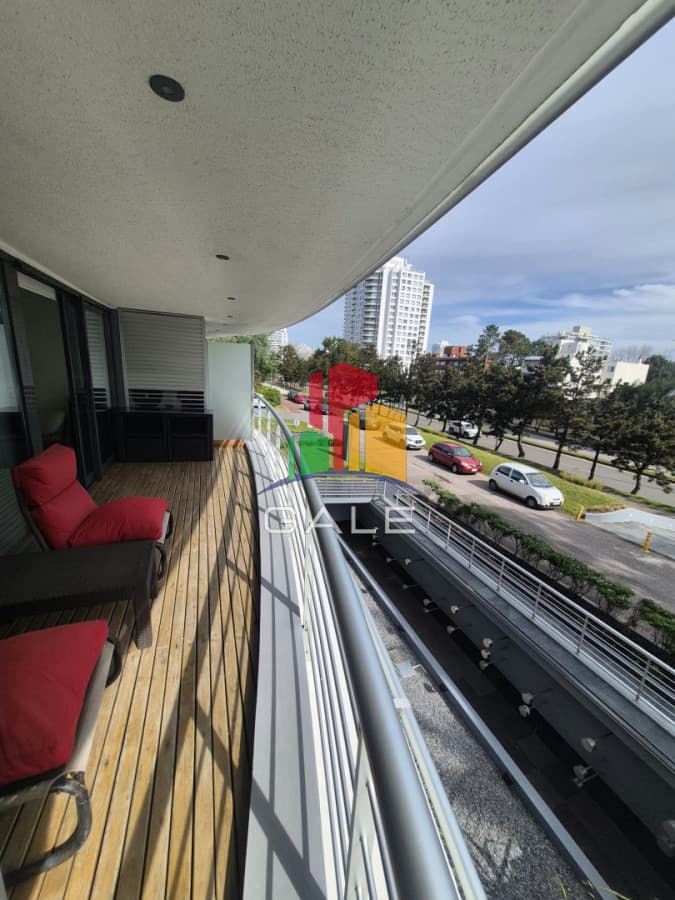 Gale Propiedades & Escribanía Apartamento ID.5300 - Apartamento en venta de 2 dormitorios en Punta del Este