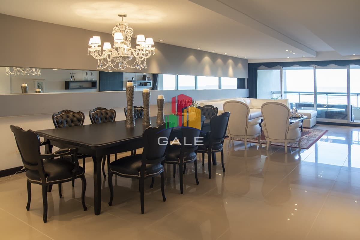 Gale Propiedades & Escribanía Apartamento ID.1922 - Departamento en venta frente al mar. Torre Lobos, Playa Brava, 3 dormitorios.
