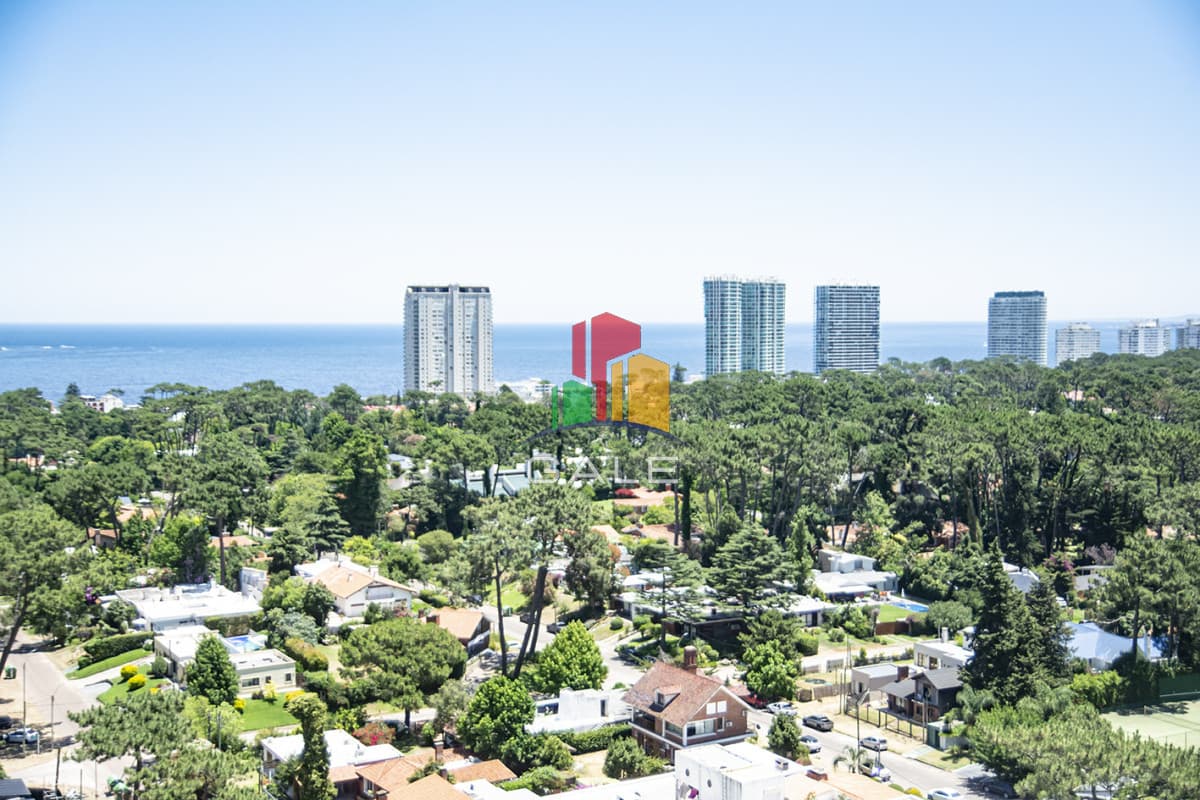 Gale Propiedades & Escribanía Apartamento ID.4994 - Vende apto de 2 dormitorios con vista al mar en Punta del este