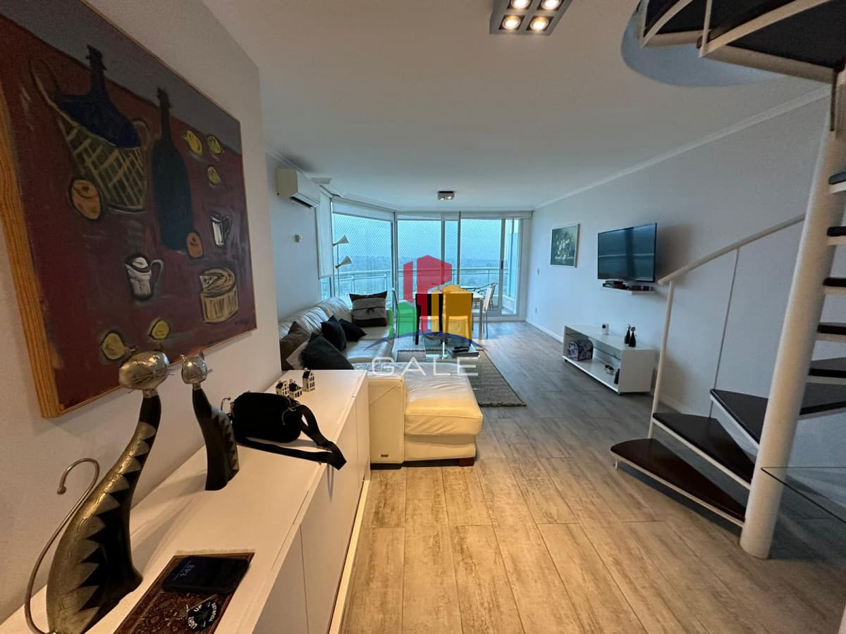 Gale Propiedades & Escribanía Apartamento ID.3481 - Penthouse de 3 dormitorios en venta a metros de Playa Brava