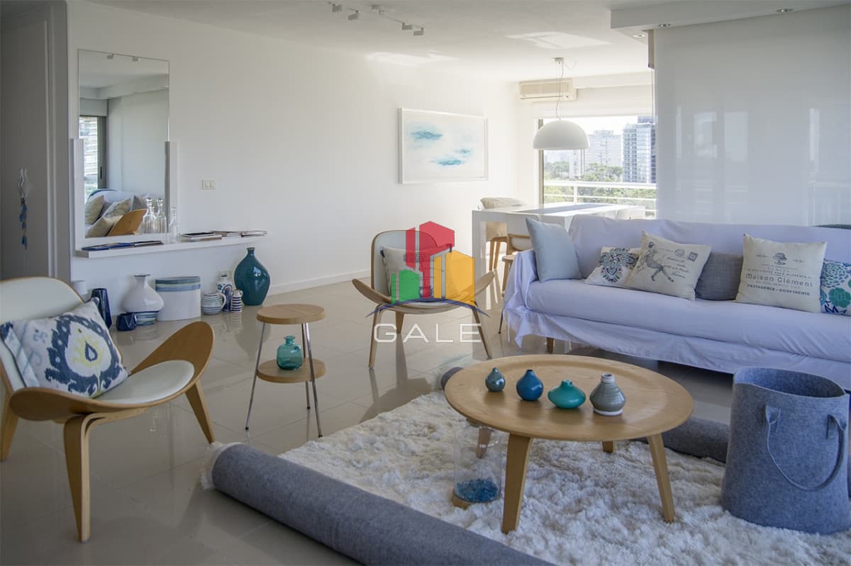 Gale Propiedades & Escribanía Apartamento ID.3115 - Vende gran apartamento en Brava - Punta del Este de 3 Dormitorios