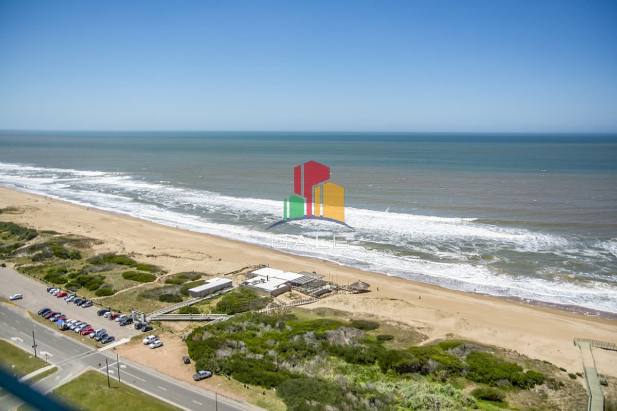 Gale Propiedades & Escribanía Apartamento ID.1980 - Piso alto en venta con increible vista - Le Parc III