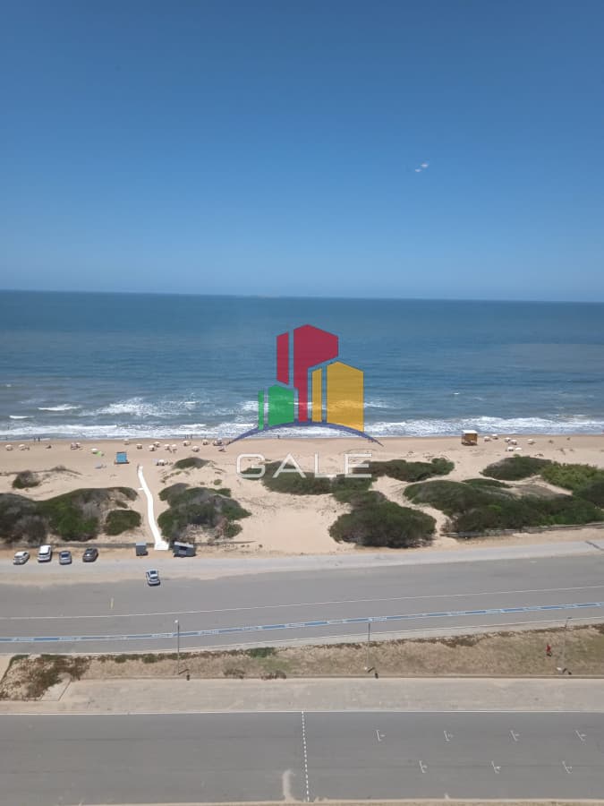 Gale Propiedades & Escribanía Apartamento ID.4173 - Vende apartamento de 1 dormitorio en Punta del Este, con vista al mar