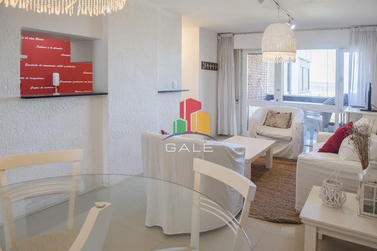 Gale Propiedades & Escribanía Apartamento ID.1579 - Cómodo y agradable apartamento en edificio Panorama VI, muy cerca de la playa Brava al final de la Av. Chiverta.