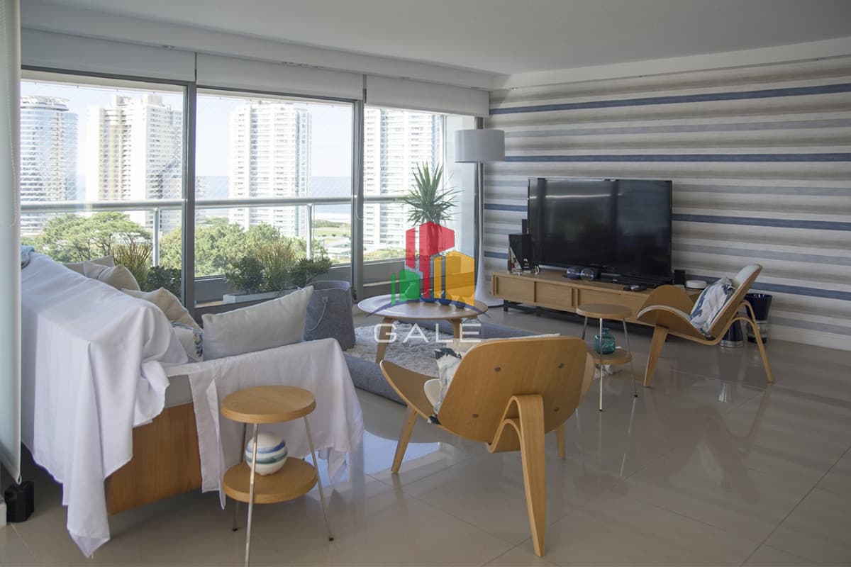 Gale Propiedades & Escribanía Apartamento ID.3115 - Vende gran apartamento en Brava - Punta del Este de 3 Dormitorios