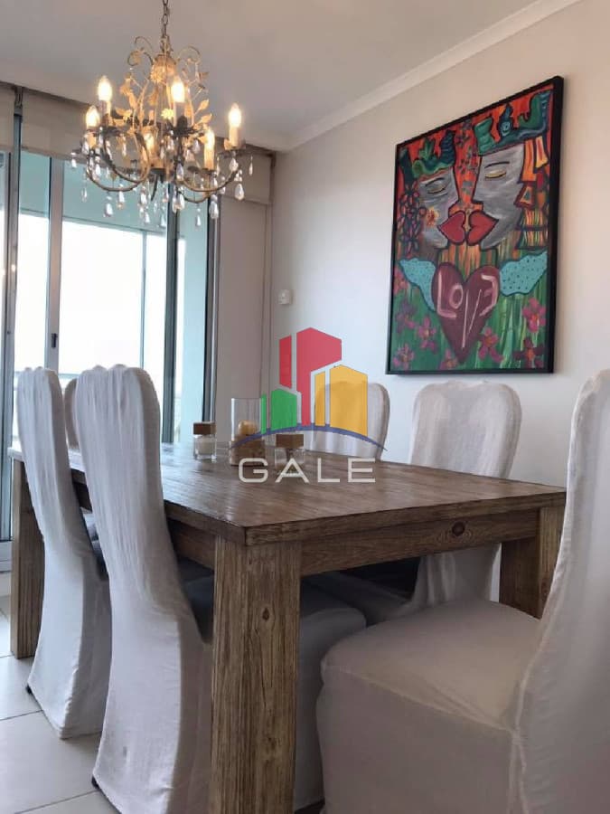 Gale Propiedades & Escribanía Apartamento ID.4997 - Vende apartamento de 2 dormitorios en Punta del Este con vista al mar