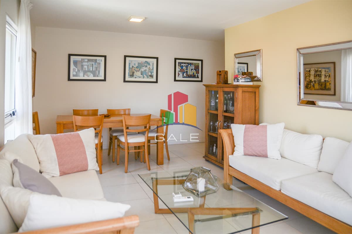 Gale Propiedades & Escribanía Apartamento ID.4281 - Departamento de 3 dormitorios con terraza  con parrillero en venta, Peninsula, Punta del Este