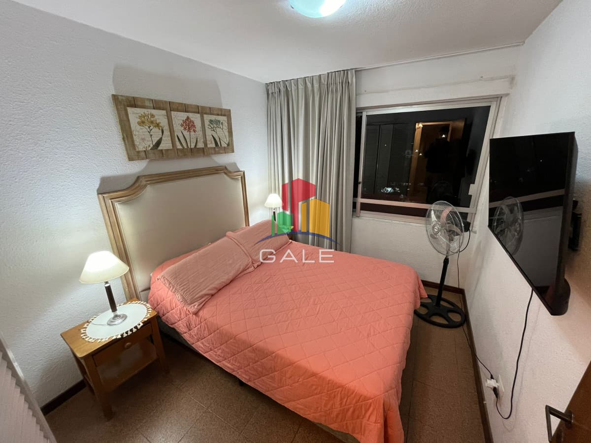 Gale Propiedades & Escribanía Apartamento ID.2086 - Vende apartamento de 2 dormitorios en Punta del Este