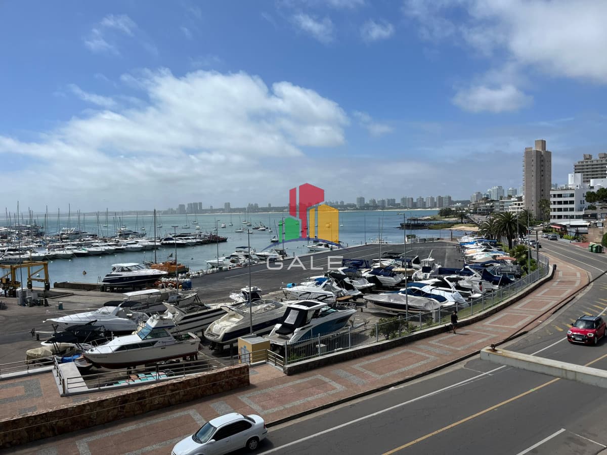 Gale Propiedades & Escribanía Apartamento ID.4461 - Departamento con vista unica frente al puerto,  4 dormitorios