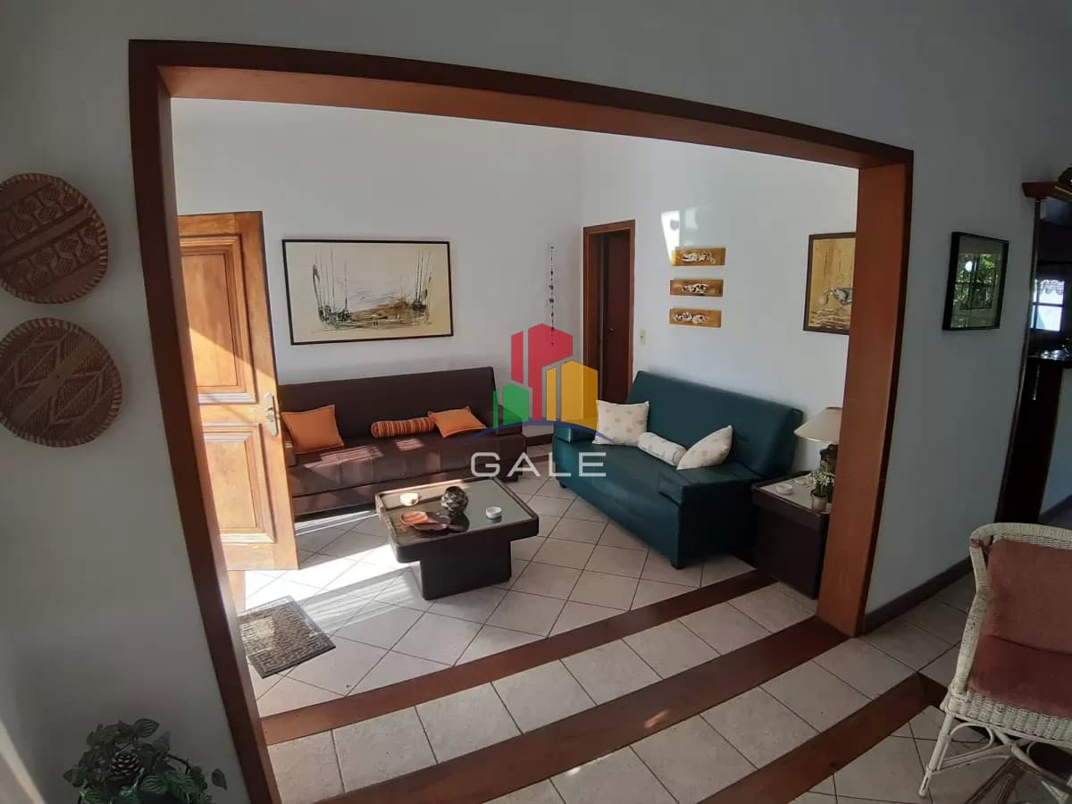 Gale Propiedades & Escribanía Casa ID.108 - Hermosa casa en excelente zona