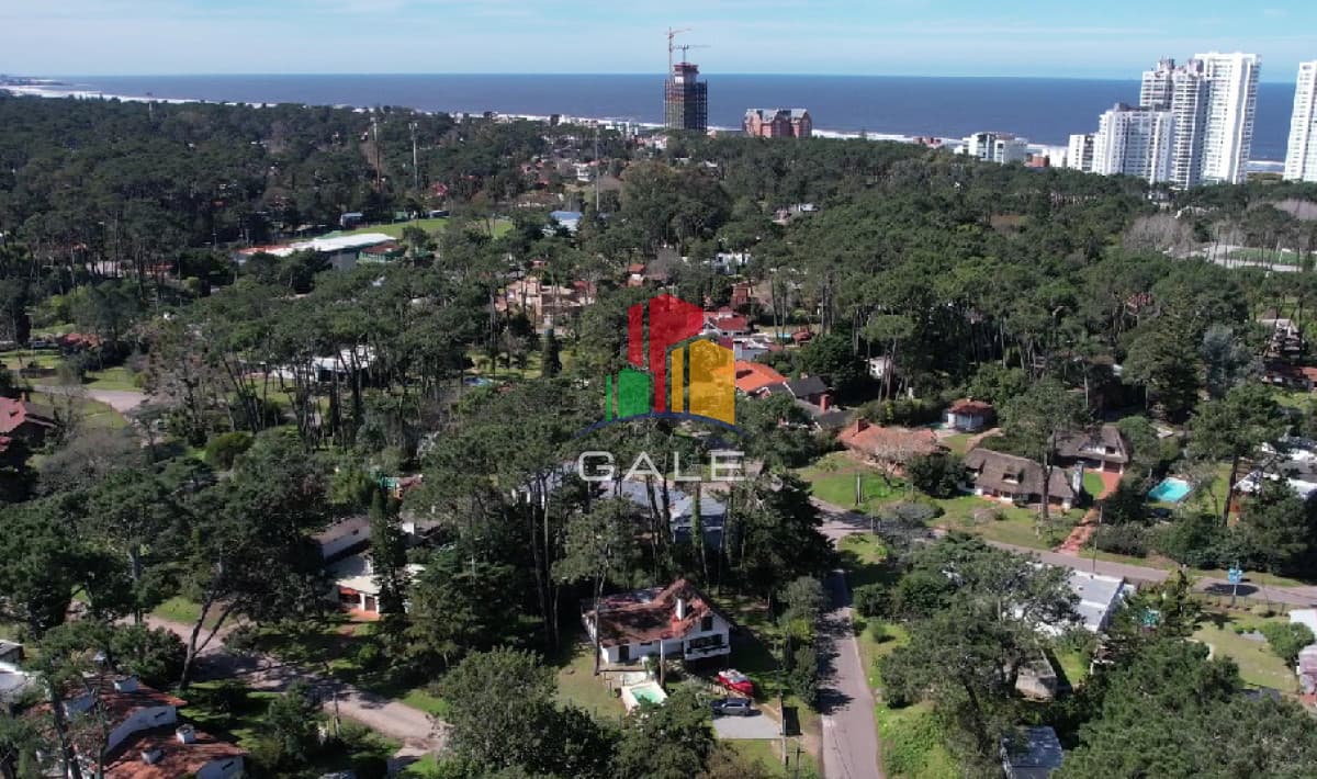 Gale Propiedades & Escribanía Casa ID.3737 - Casa en Venta de 5 dormitorios en San Rafael , Punta del este