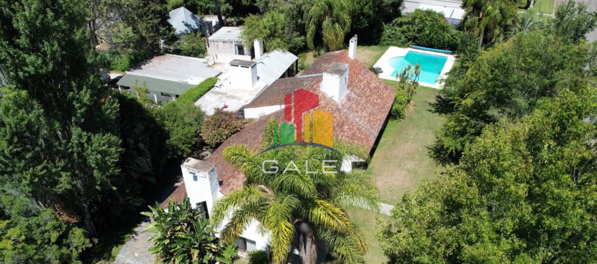 Gale Propiedades & Escribanía Casa ID.4735 - En venta casa en Barrio Golf, Punta del Este de 6 dormitorios.