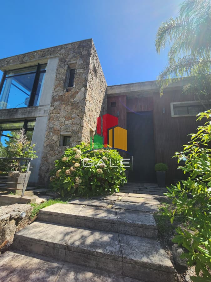Gale Propiedades & Escribanía Casa ID.4727 - Casa en Alborada - Punta del Este de 5 dormitorios