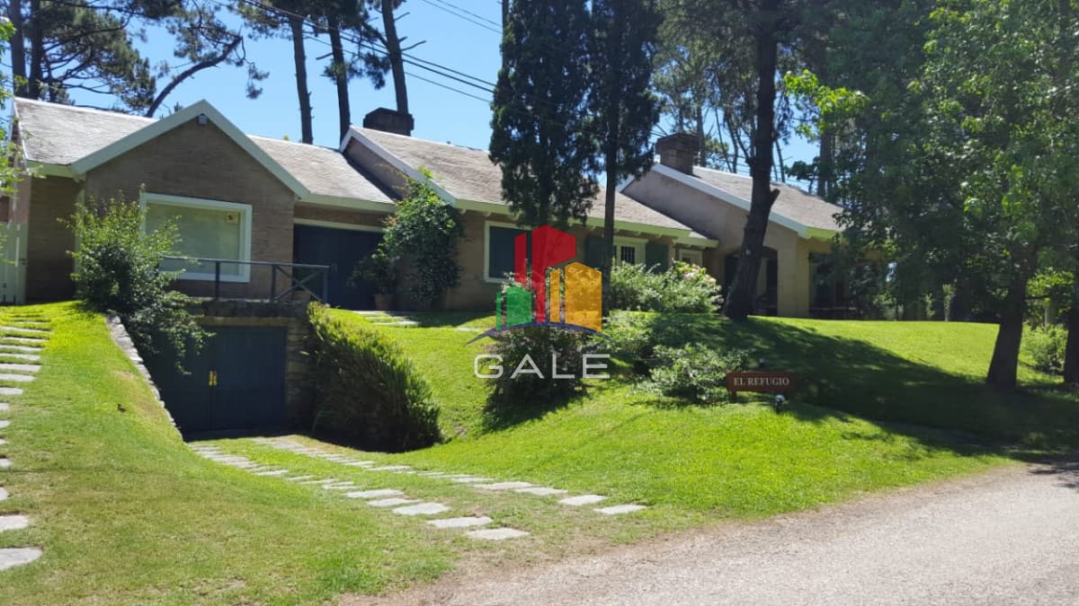 Excelente casa en alquiler en zona residencial!!! Consulte!!  -