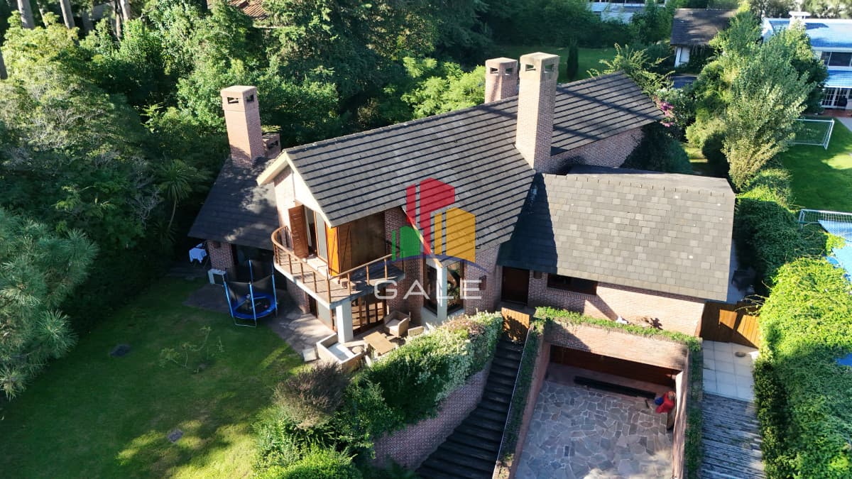 Gale Propiedades & Escribanía Casa ID.3723 - Vende casa de 4 dormitorios en Cantegirl, Punta del Este