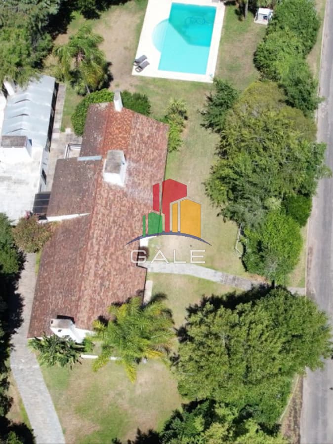 Gale Propiedades & Escribanía Casa ID.4735 - En venta casa en Barrio Golf, Punta del Este de 6 dormitorios.