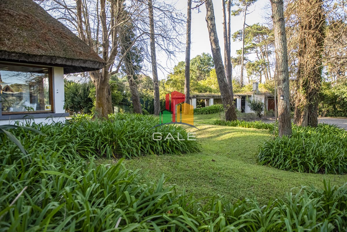 Gale Propiedades & Escribanía Casa ID.4739 - Casa de 4 dormitorios en venta, en Golf Punta del Este