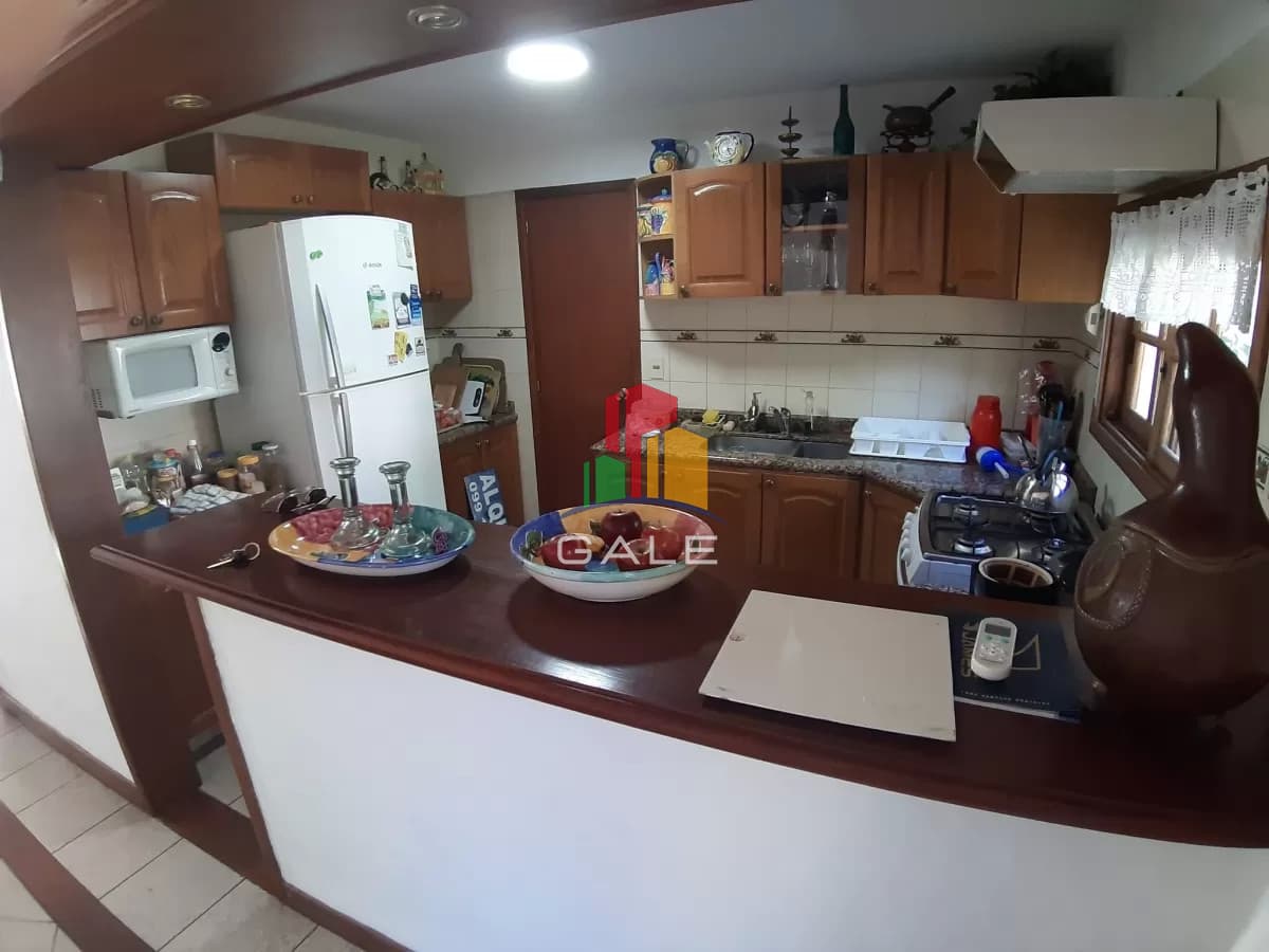 Gale Propiedades & Escribanía Casa ID.108 - Hermosa casa en excelente zona