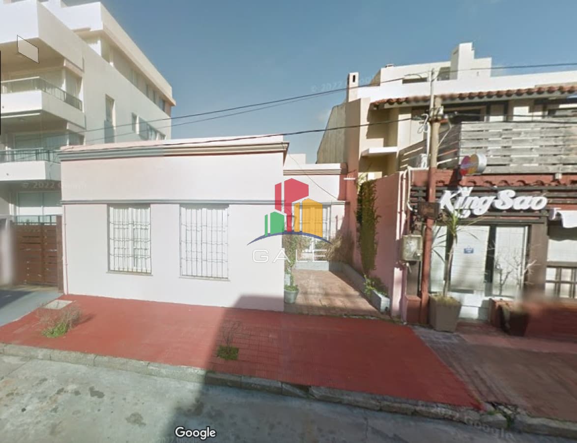Gale Propiedades & Escribanía Casa ID.2241 - Casa en Venta de 3 dormitorios en Peninsula , Punta del este