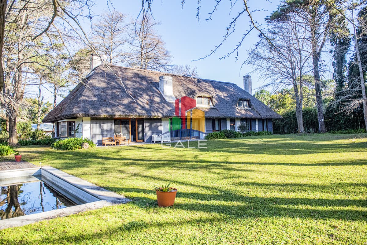 Gale Propiedades & Escribanía Casa ID.4739 - Casa de 4 dormitorios en venta, en Golf Punta del Este