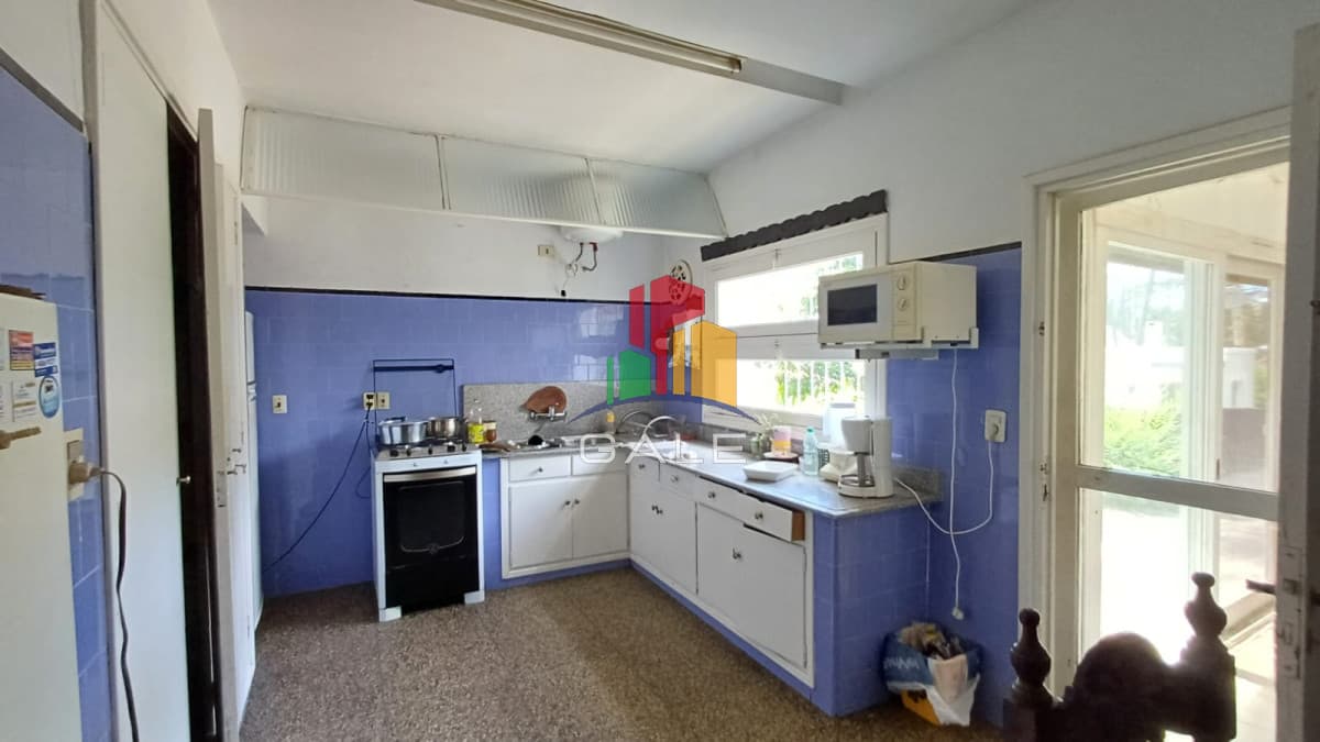Gale Propiedades & Escribanía Casa ID.3969 - Vende Casa en Zona comercial en Lugano - Punta del Este