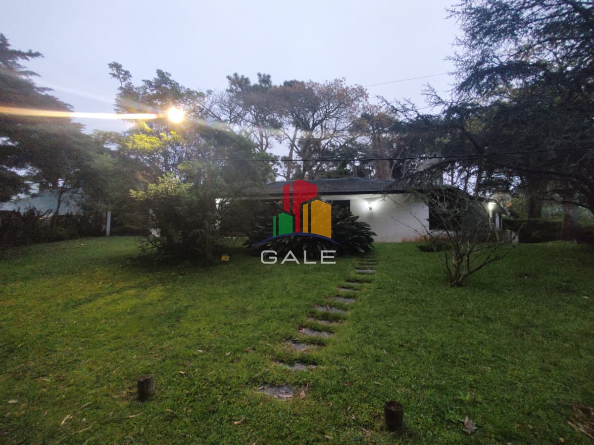 Gale Propiedades & Escribanía Casa ID.3962 - En venta Casa en Lugano - Punta del Este de 3 dormitorios.