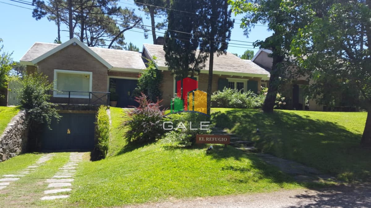Excelente casa en alquiler en zona residencial!!! Consulte!!  -