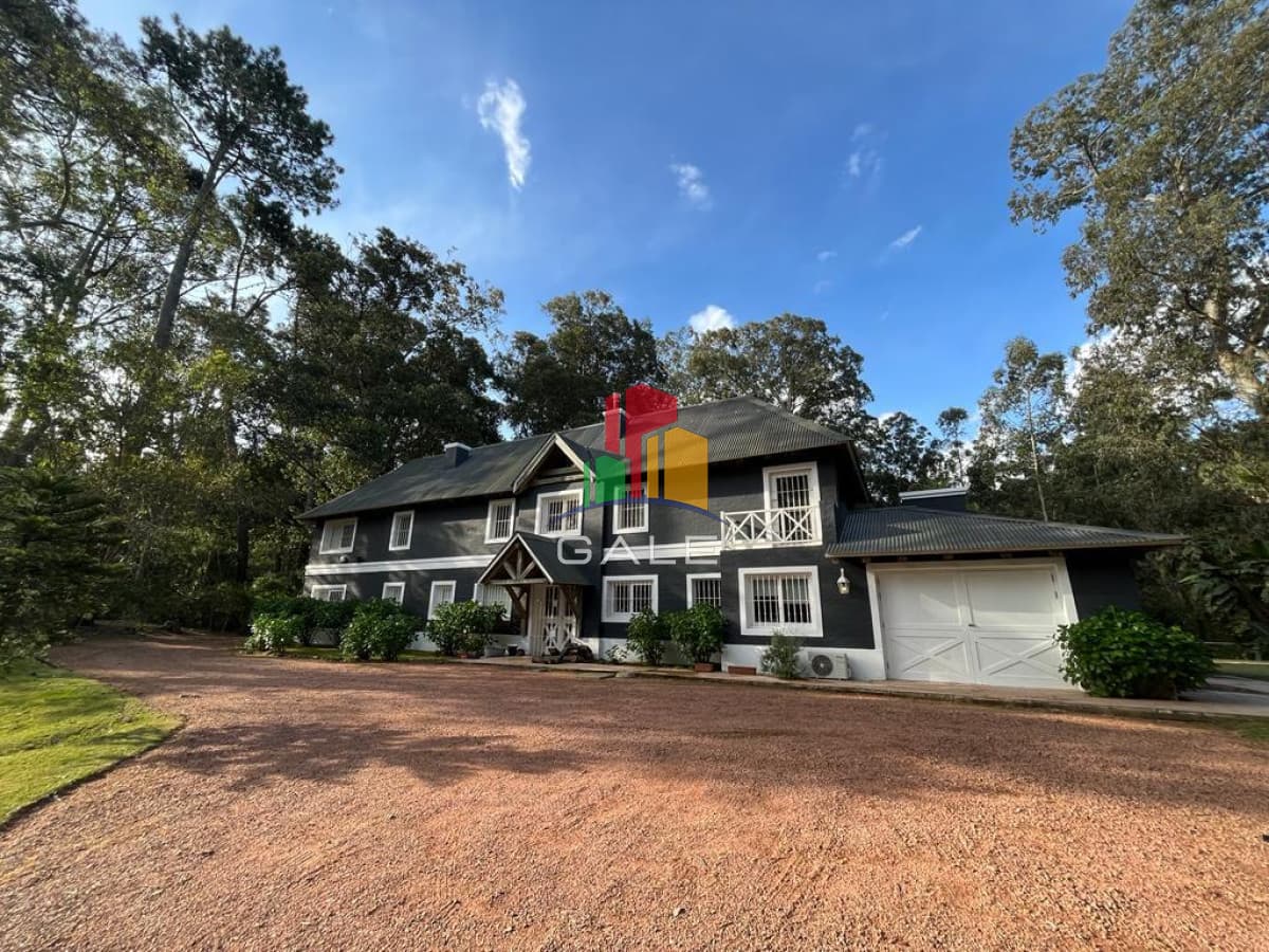 Gale Propiedades & Escribanía Casa ID.3967 - Vende casa de 4 dormitorios en Pinares, Punta del Este