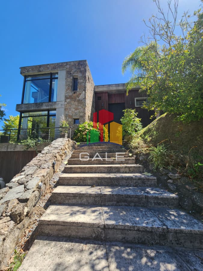 Gale Propiedades & Escribanía Casa ID.4727 - Casa en Alborada - Punta del Este de 5 dormitorios