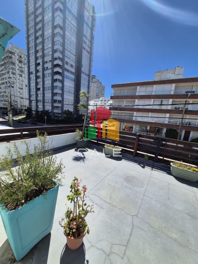 Gale Propiedades & Escribanía Casa ID.4936 - Casa de dos dormitorios en alquiler anual en Punta del Este
