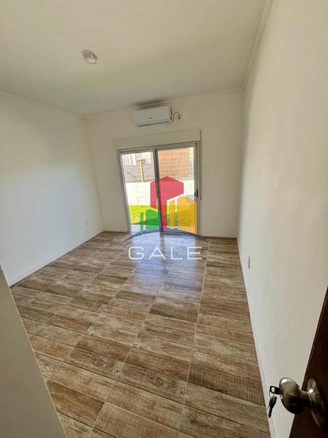 Gale Propiedades & Escribanía Casa ID.5245 - En venta casa en Altos de la Laguna, Maldonado de 2 dormitorios con parrillero.