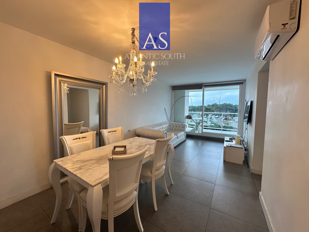 Vende apartamento de 2 dormitorios en Roosevelt Punta del Este.