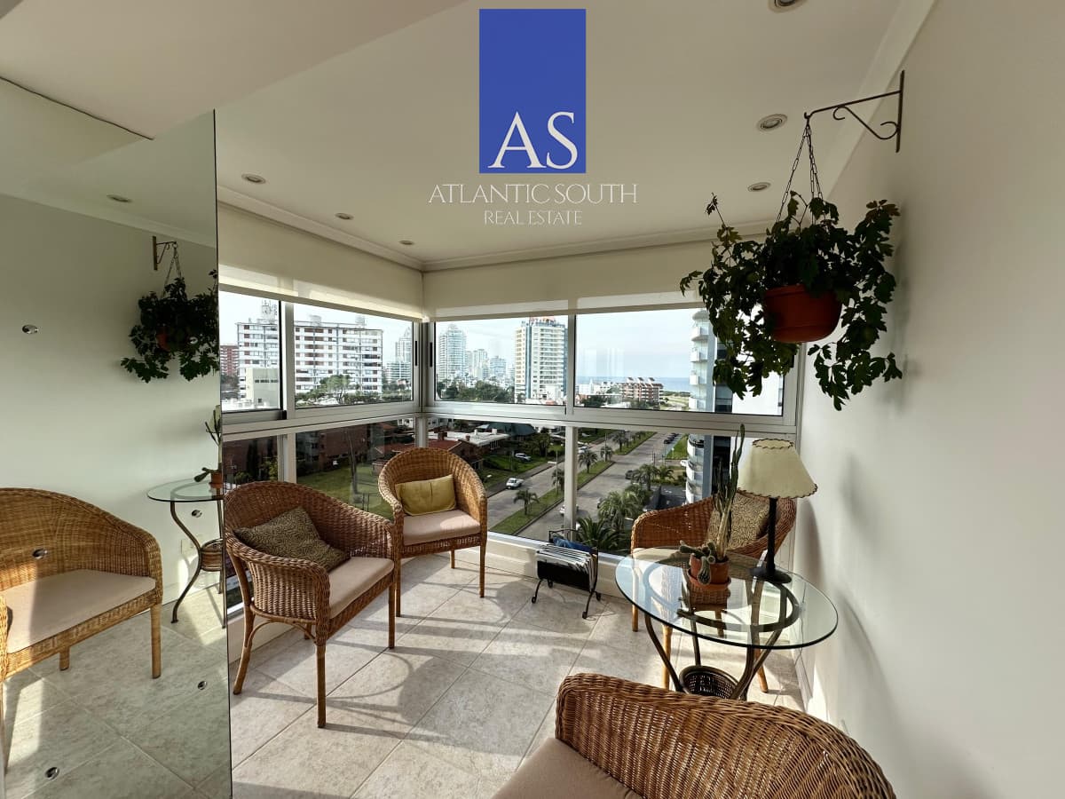 Apartamento de 2 dormitorios y medio en Playa Brava , Punta del este