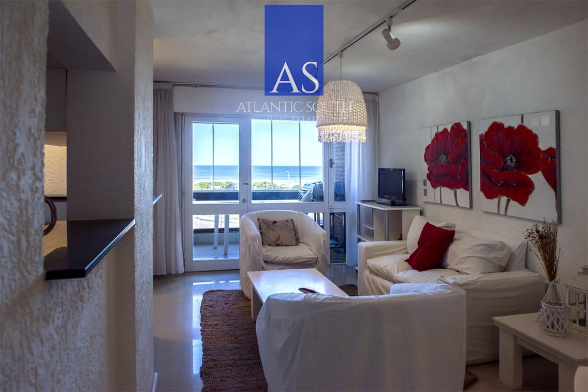 Apartamento en Venta de 2 dormitorios vista al mar en Punta del este