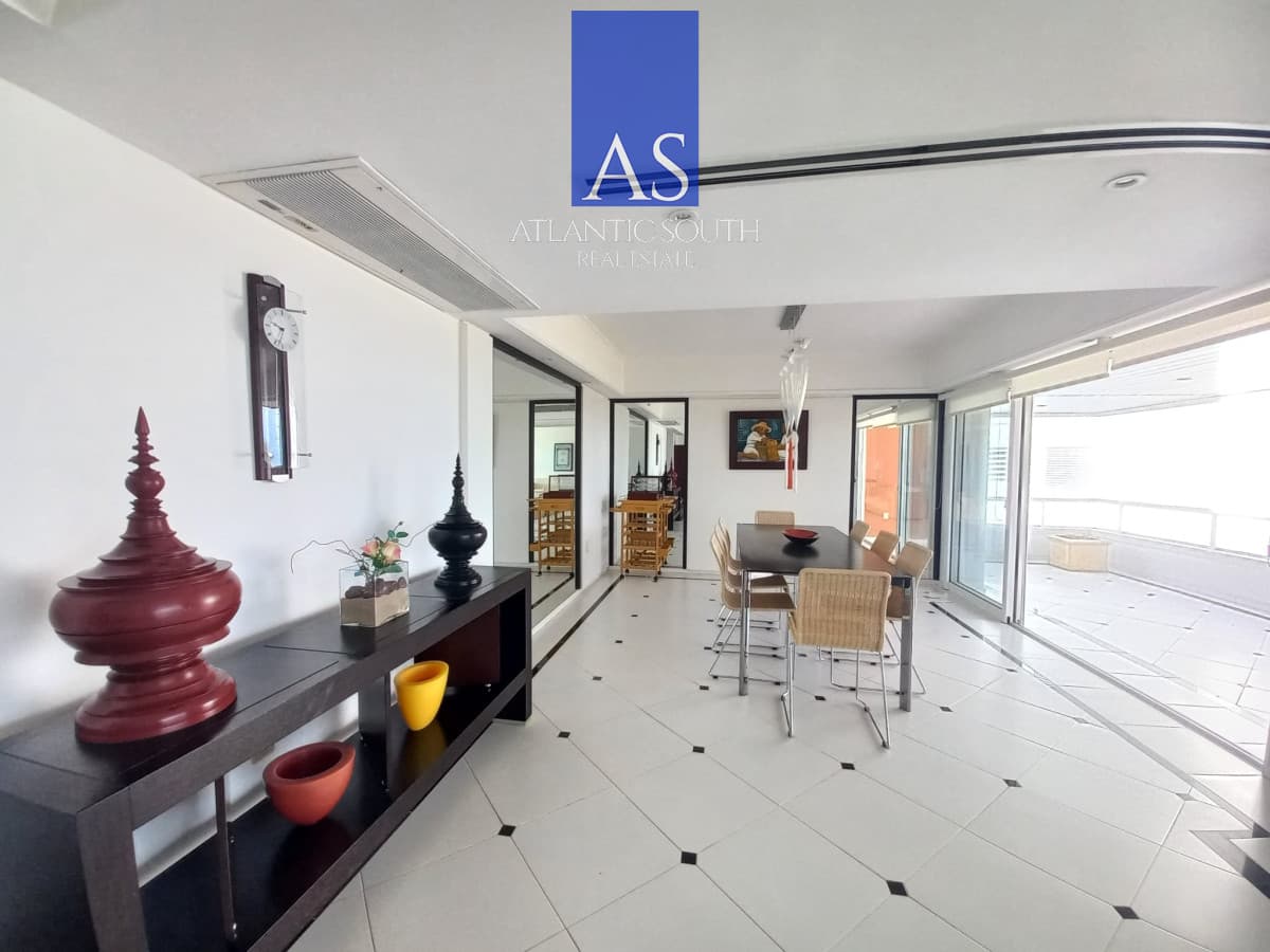 Apartamento en Aguas Azules, 4 dormitorios frente al mar, con parrillero. Brava, Punta del Este