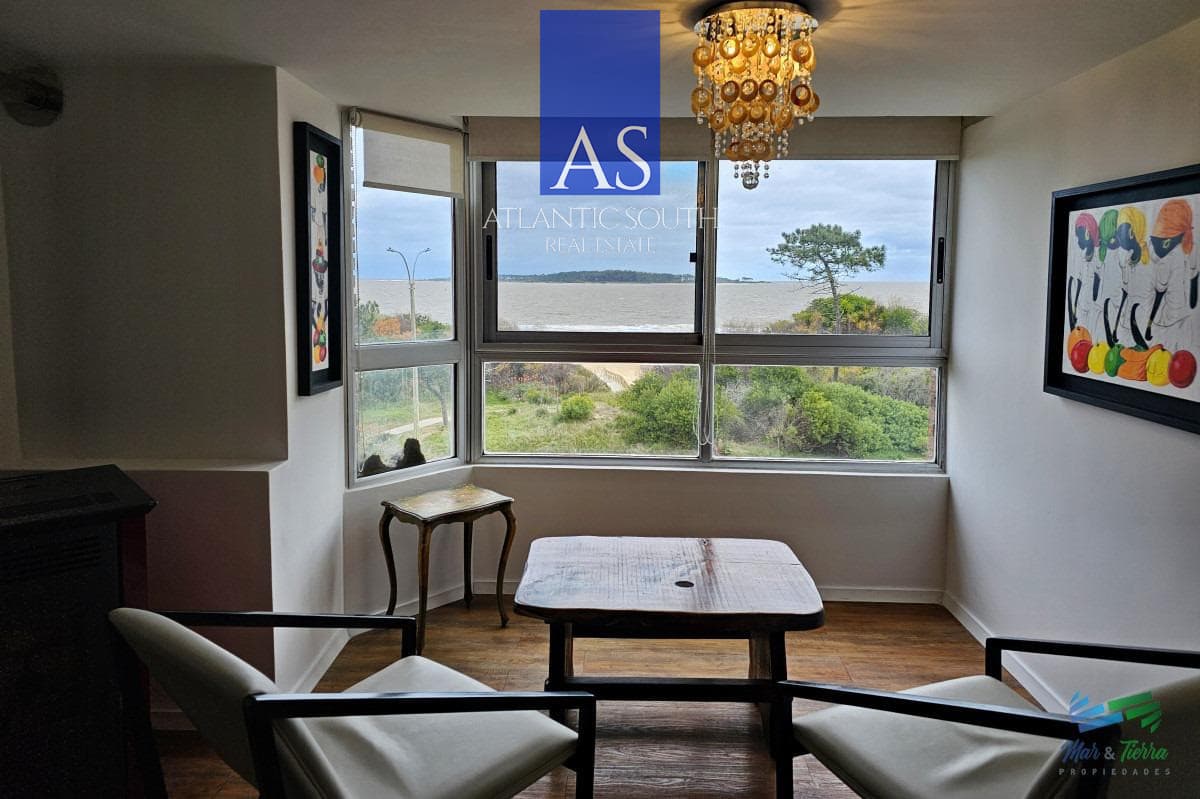 Apartamento 3 dormitorios primera línea frente al mar en Punta del Este primera línea Mansa