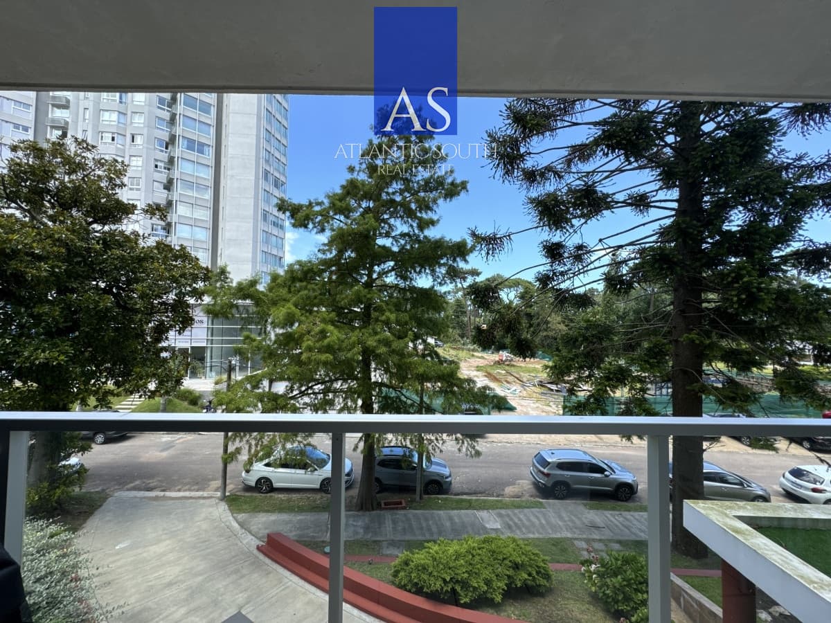 Apartamento de 3 dormitorios a 600 metros del mar en Roosevelt, Punta del Este