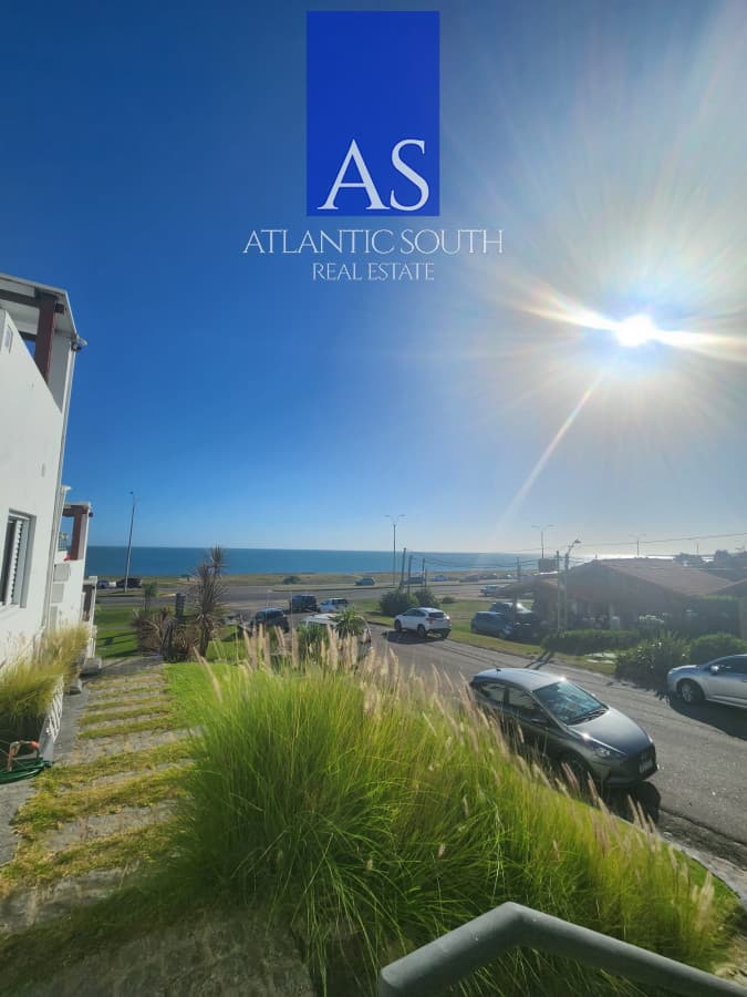 Espectacular apartamento en primera linea, parada 33 de Playa Mansa Punta del este