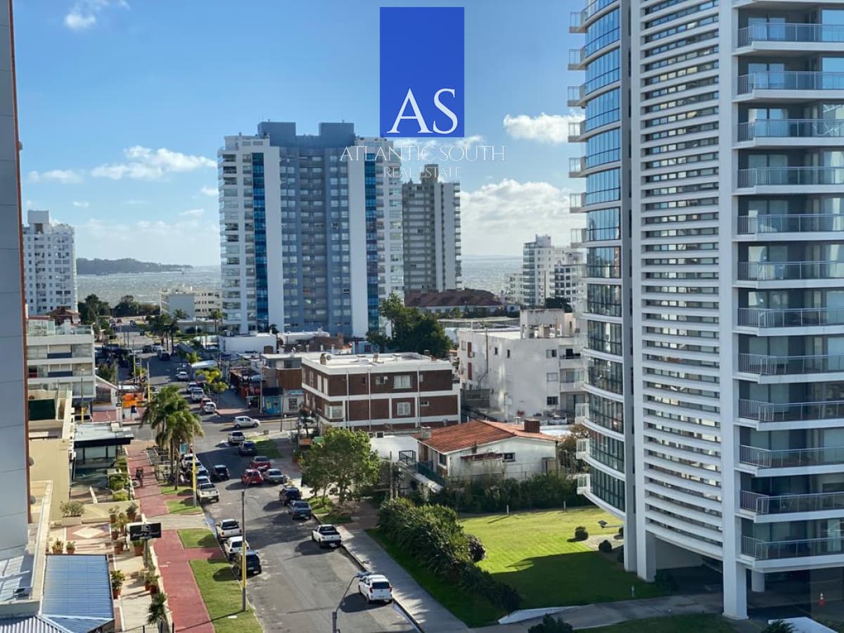 Oportunidad Apartamento en venta de 3 dormitorios vista al mar Playa Brava Punta del Este